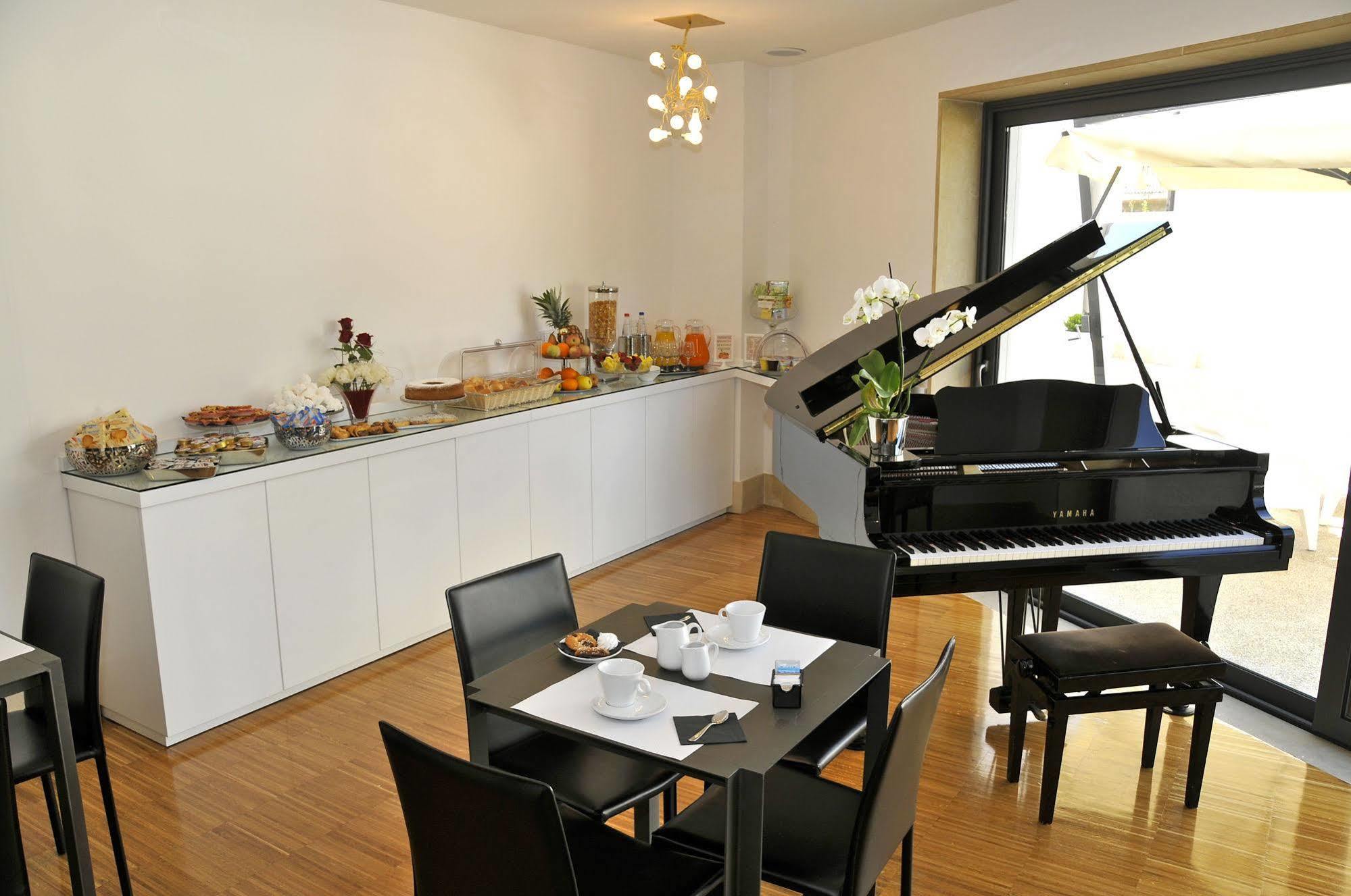 Hotel Del Conte Fondi Eksteriør billede