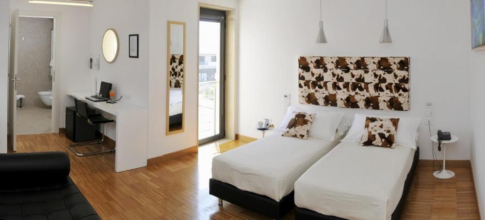 Hotel Del Conte Fondi Eksteriør billede